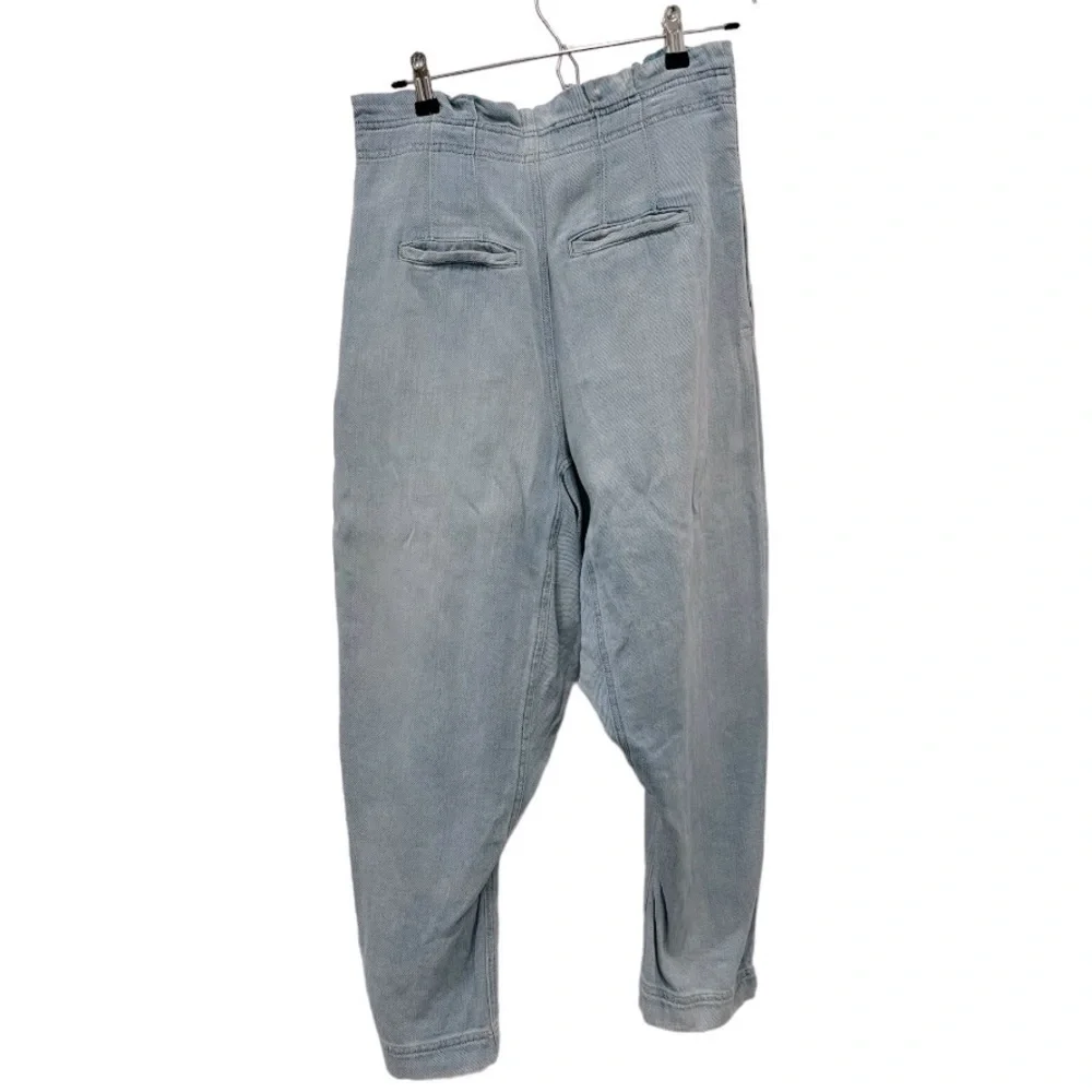 Free People Mover and Shaker Pleated Paper Bag Jean in Indigo .Size 2